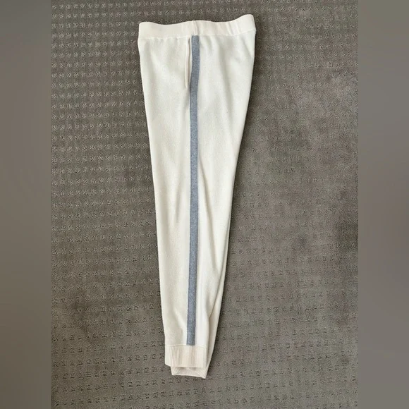 Theory men’s wool and cashmere joggers and hoodie set - Picture 3 of 9